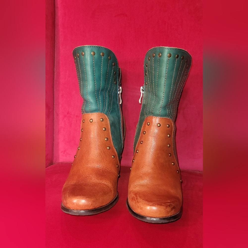 L'Artiste by Spring Step Quiddity Teal & Tan  Ankle Boots Studded NWT 👍 - Picture 5 of 7